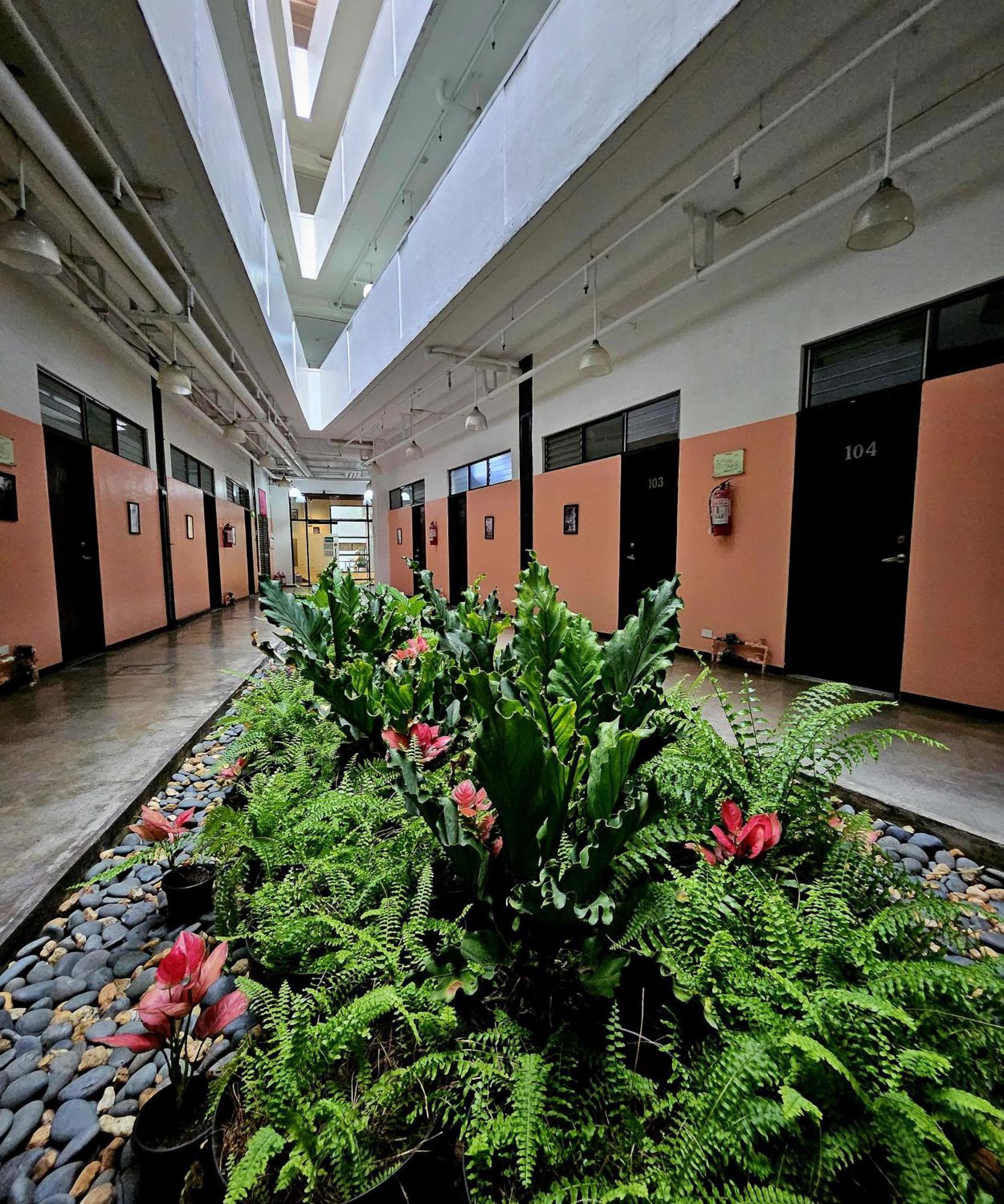 Monchere Dormitory Manila Exterior photo
